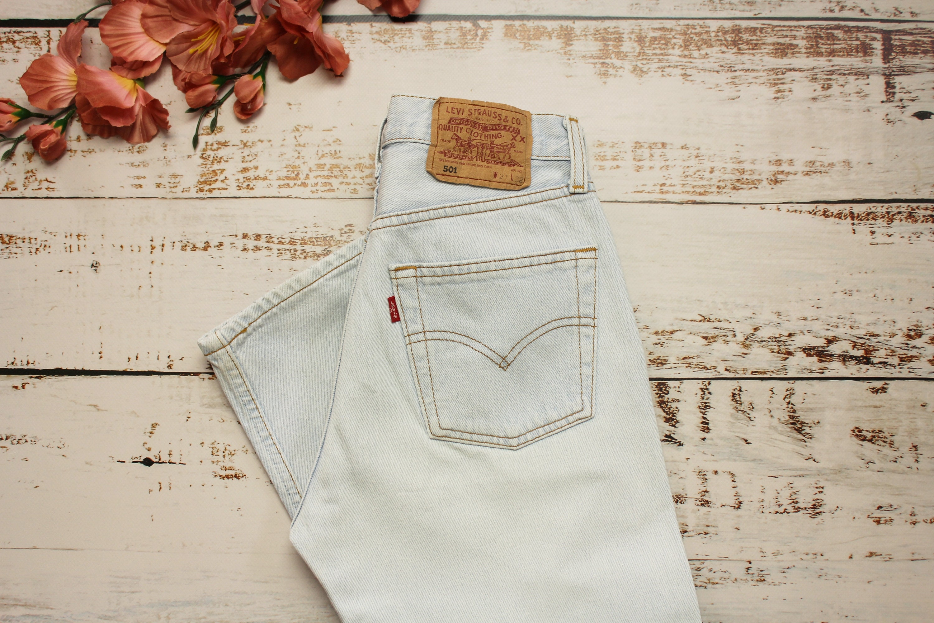 Levi's 501 Jeans Size W26 L32 Straight Leg, 1990s Very Light Blue