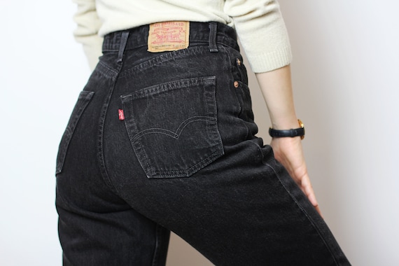 LEVI'S 901 jeans size 26, Black denim hourglass pa