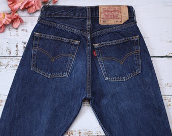 Vintage Levi's 501 Jeans Size W25-26 L28, Dark Wash and High