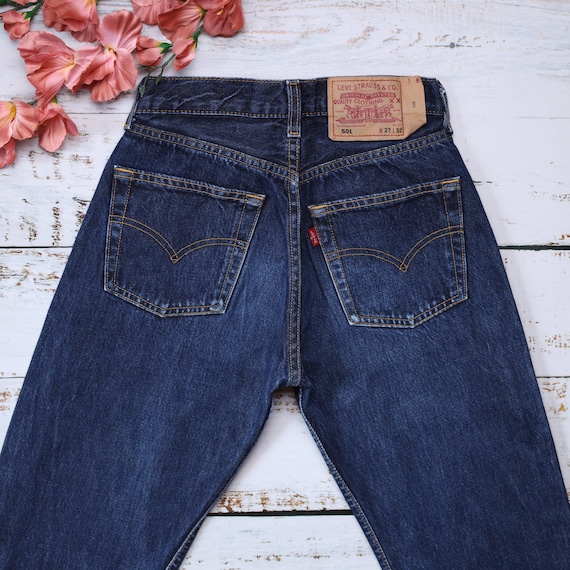 Vintage Levi's 501 Jeans Size W25-26 L28, Dark Wash and High