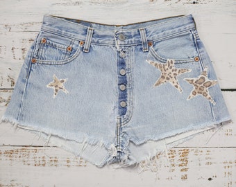 Levi's 501 shorts with star patches, Light blue denim shorts with leopard print