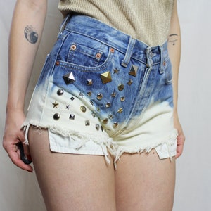 LEVI'S Nietenshorts Gr. 27, Upcycled Vintage Ombre Jeansshorts Bild 7