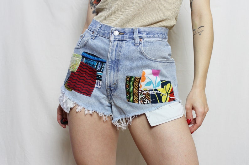 Levi's 560 shorts patched, Light blue upcycled high rise denim shorts size W31 image 5