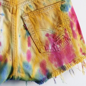 LEVI'S TIE DYE shorts, Denim colorful cutoffs * W29 29 / Small image 8