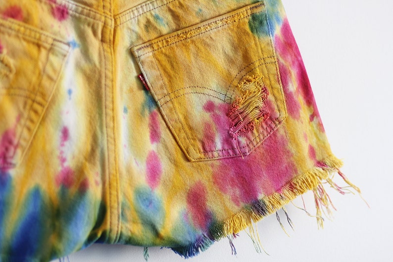 LEVI'S TIE DYE shorts, Denim colorful cutoffs * W29 29 / Small image 8