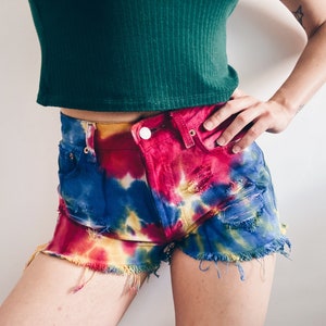 LEVI'S TIE DYE shorts, Denim colorful cutoffs * W29 29 / Small image 3