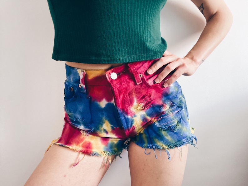 LEVI'S TIE DYE shorts, Denim colorful cutoffs * W29 29 / Small image 3