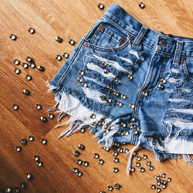 levi ripped jean shorts