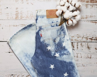 Calça jeans Levi&#39;s 717 com estampa de estrelas dos anos 80, jeans Levi&#39;s com estrelas americanas retrabalhadas