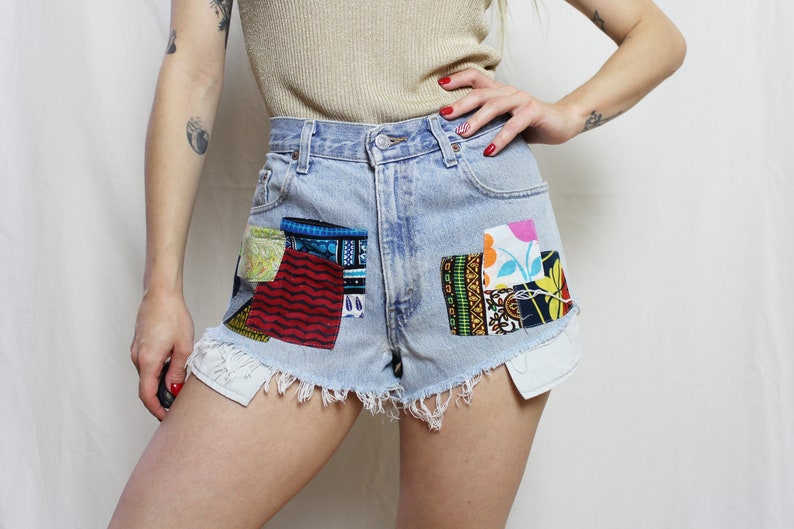 Levi's 560 shorts patched, Light blue upcycled high rise denim shorts size W31 image 9