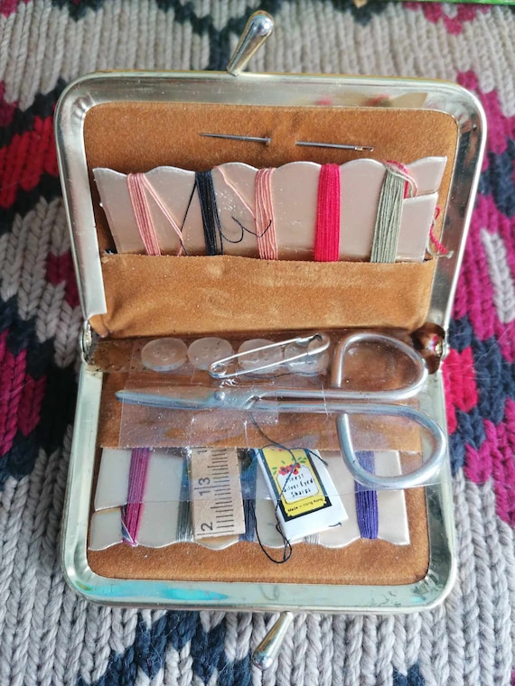 Purse , Vintage Mini Travel Sewing Kit, Purse, Compact Size Wallet Style,  Sewing Accessories, Sewing Kits 