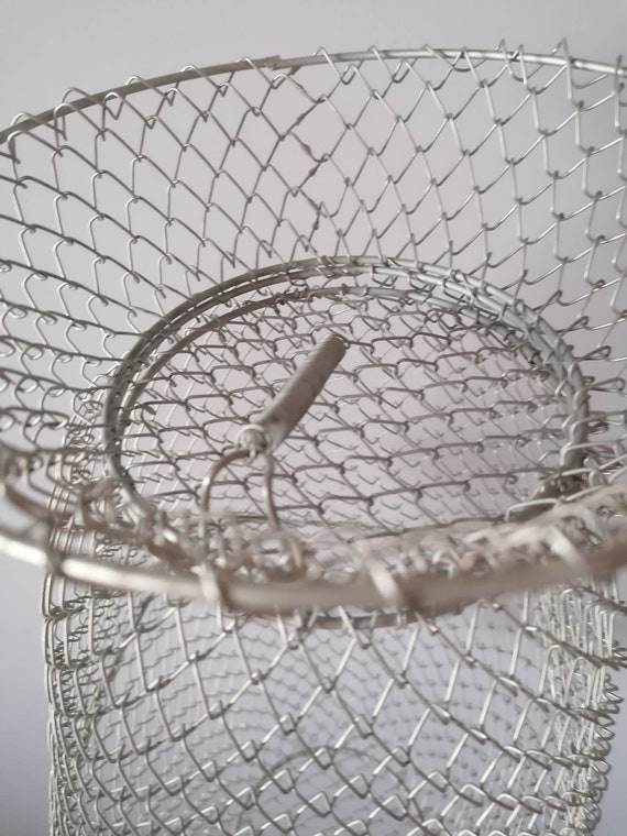 Woven Wire Fish Storage Basket, Made in Russia, Fish Basket,russian Metal  Bag, Collapsible Metal Vintage Basket Bag -  Canada