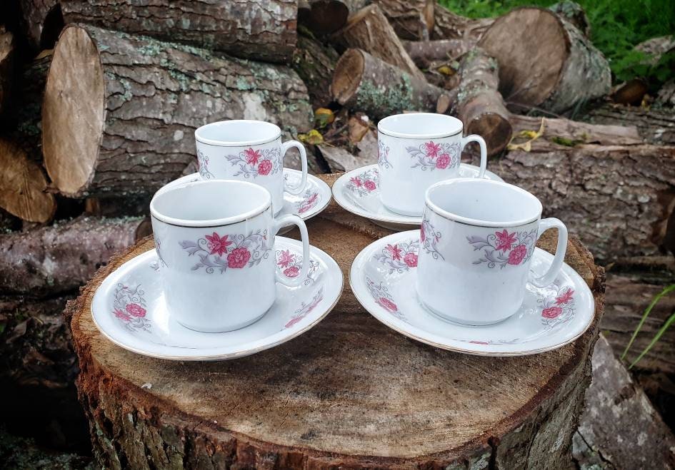 Ensemble de Quatre Tasses et Soucoupes Chinoises Thé Cru avec Un M.du Floral Modèle