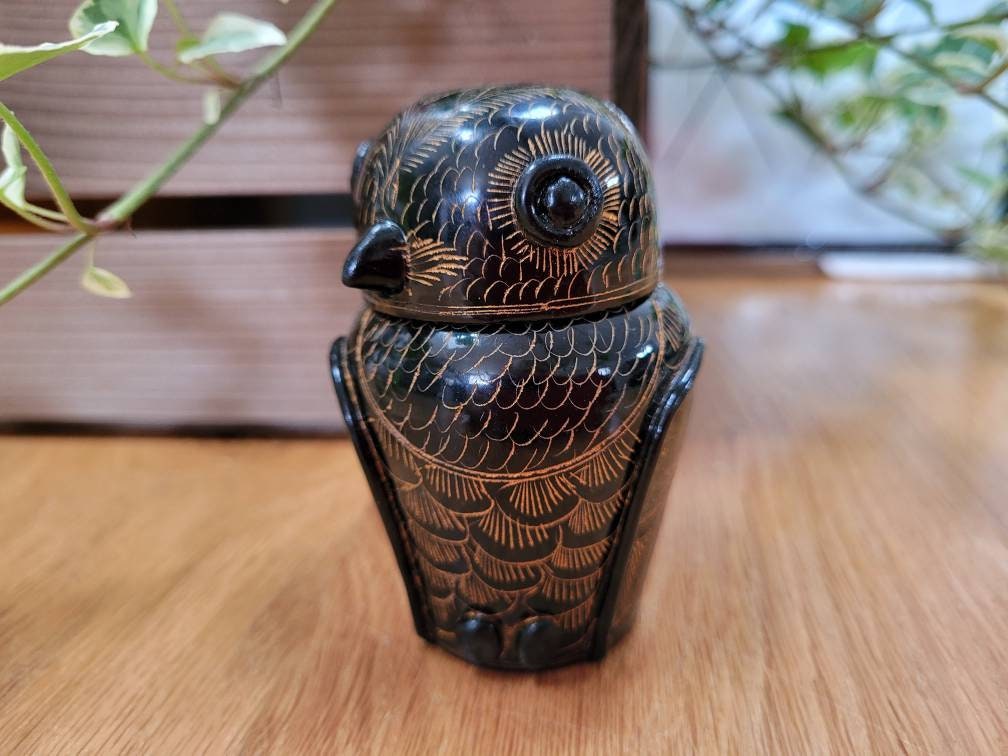 Laque Vintage Owl Box Noir et Or Black Laquered Collectable Laquerware Cadeaux Pour Les Amateurs de