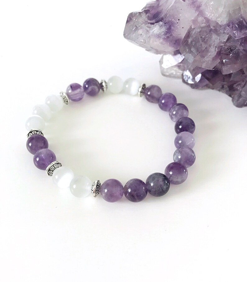 Calming Bracelet Gemstone Bracelet 8mm Amethyst Lilac Purple Amethyst Bracelet Purple and White Beaded Bracelet Healing Bracelet