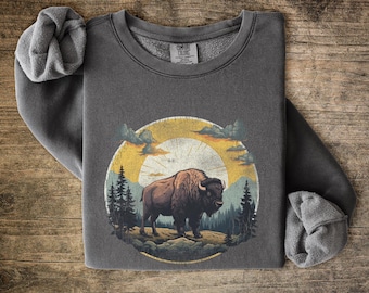 Bison Shirt, Comfort Colors Sweatshirt, Graphic Buffalo shirt, Vintage Clothing gift for her, Hiking Shirt, Nature Gift for him