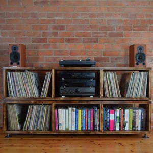 Industrial vinyl storage unit with pipe feet