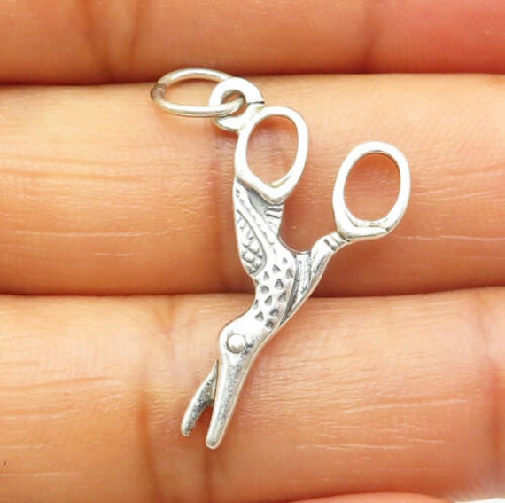 925 sterling silver - petite etched detail scissor
