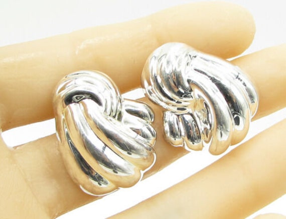 925 sterling silver - puffed scalloped knot detai