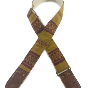 Maroon & Gold Saddle Blanket Guitar Strap