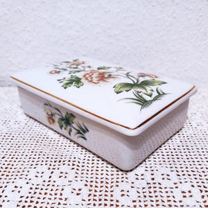 Coffret à bijoux en porcelaine Hollohaza  de Hongrie / boîte à bonbons /boîte à bibelots /Cadeau