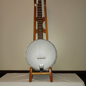 Tall Banjo Stand. Beautiful and Classy. A Perfect Compliment to Your ...