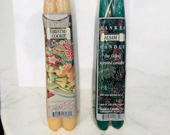 Lotto di candele affusolate vintage Yankee Candle da 8 pollici, aroma Christmas Cookie e Balsam Fir, nuove, sigillate.