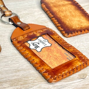 Leren ID-badgehouder, aangepast sleutelkoord, verticale kaarthouder volnerf leer, uniek cadeau voor leraar