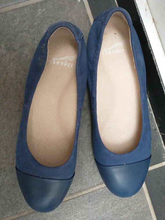 blue bottom shoes flats