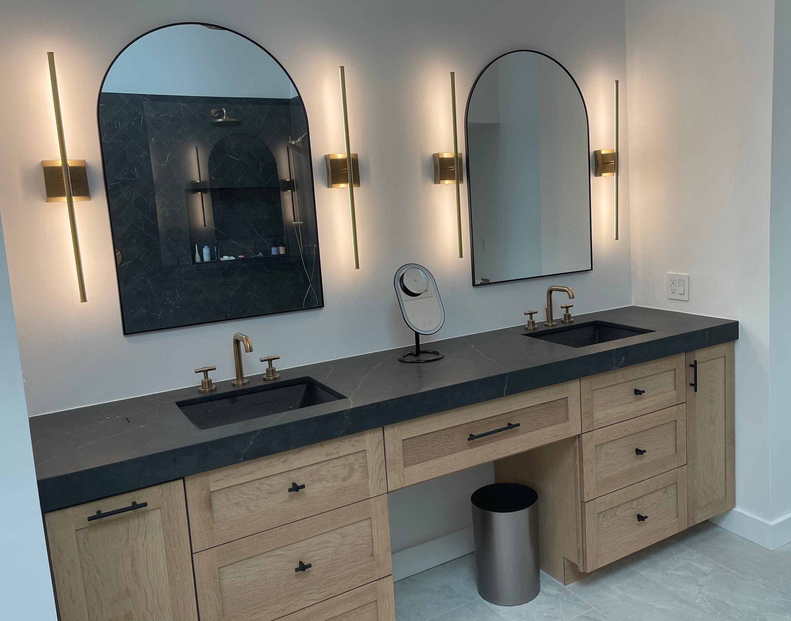 Double vanity with makeup area discount