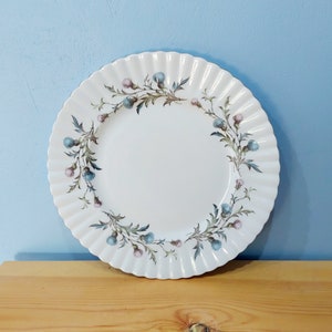 Royal Albert &quot;brigadoon&quot; dinner plate, 10.5 inches bone china made in England
