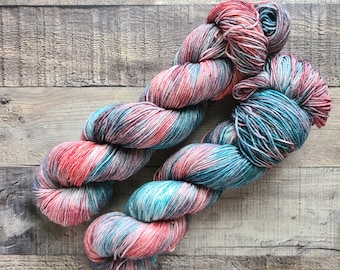 Noel - Fil teint à la main - Poids doigté - 4 plis