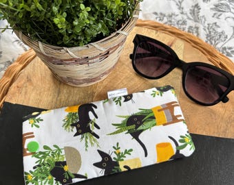 Étui à lunettes de soleil noir Cats & Plants • Pochette rembourrée pour les lunettes