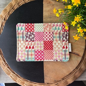 Quilted Patchwork Mug Rug: Retro Coffee Coaster, Plant Mat