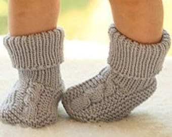 Baby socks and baby shoes in your choice of color - 100% Merino wool - hand-knitted - available in 3 sizes and over 40 colors