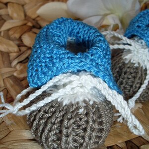 Baby shoes taupe-white-blue 100% cotton hand-knitted image 4