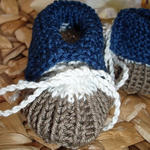 Baby shoes in taupe-white-dark blue 100% cotton hand-knitted image 3