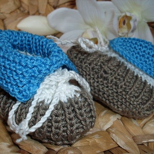 Baby shoes taupe-white-blue 100% cotton hand-knitted image 3