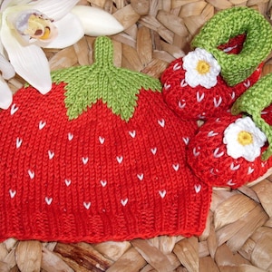 Sweet Fruit Strawberry Set Baby Booties and Hat Newborn to 4 months pure cotton image 1