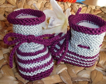 Babyschuhe in hellgrau - dunkelrot - 100% Baumwolle - handgestrickt - bis ca. 5 Monate