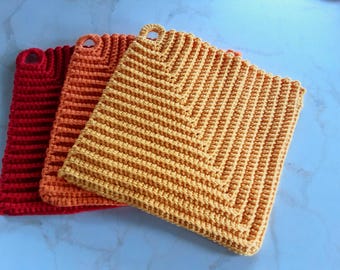 Large potholders in your choice of color - 100% cotton - 2 pieces - with hanging loop - vintage style - many colors available for immediate delivery