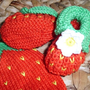 Set: Cap and shoes Fresh strawberries 0 to about 4 months 100% cotton hand knitted image 2