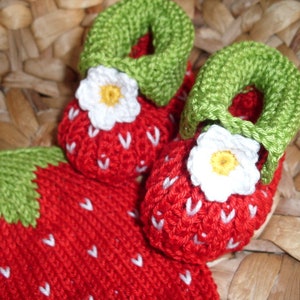 Sweet Fruit Strawberry Set Baby Booties and Hat Newborn to 4 months pure cotton image 2