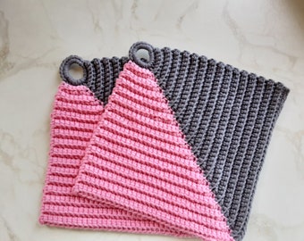 Two-tone pot holders made of 100% cotton - dark gray and pink - 2 pieces - with hanger - available for immediate delivery