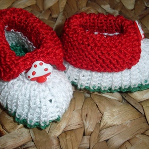 Babyschuhe Fliegenpilz aus Baumwolle handgestrickt versandfertig Bild 2