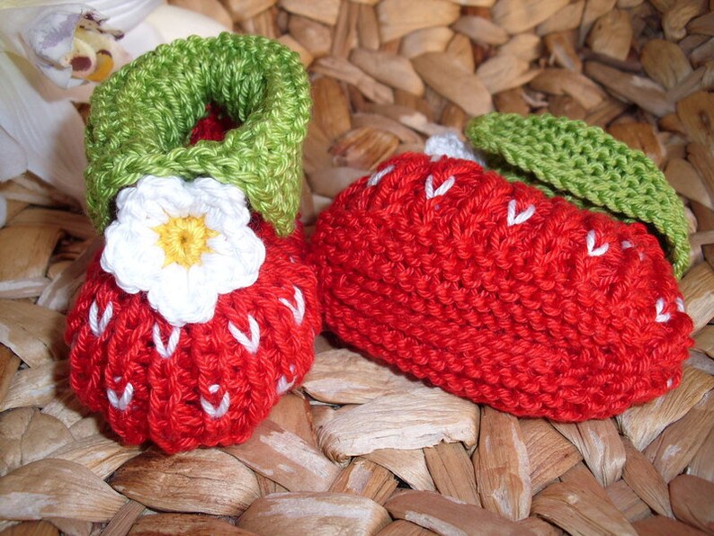 Sweet Fruit Strawberry Set Baby Booties and Hat Newborn to 4 months pure cotton image 3