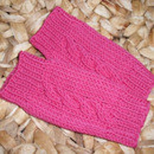 Baby-Beinstulpen mit Zopf in Wunschfarbe 100% Wolle Merino extra fine für 6-12 Monate sofort lieferbar Bild 2