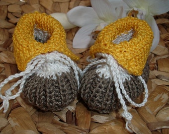 Baby shoes in taupe-offwhite-sunny yellow - 100% cotton - hand-knitted - ready to ship