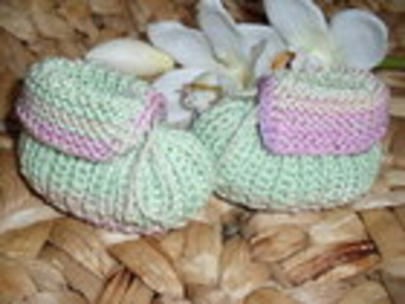 Unique: baby shoes in pastel shades for 0-4 months 100% cotton hand-knitted ready to ship image 3