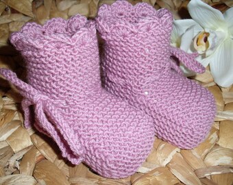 Babyschuhe aus 100% Wolle  - altrosa - sehr weich - handgestrickt - made to order